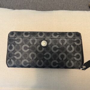 Vintage Coach Black and Gray Zippy Wallet